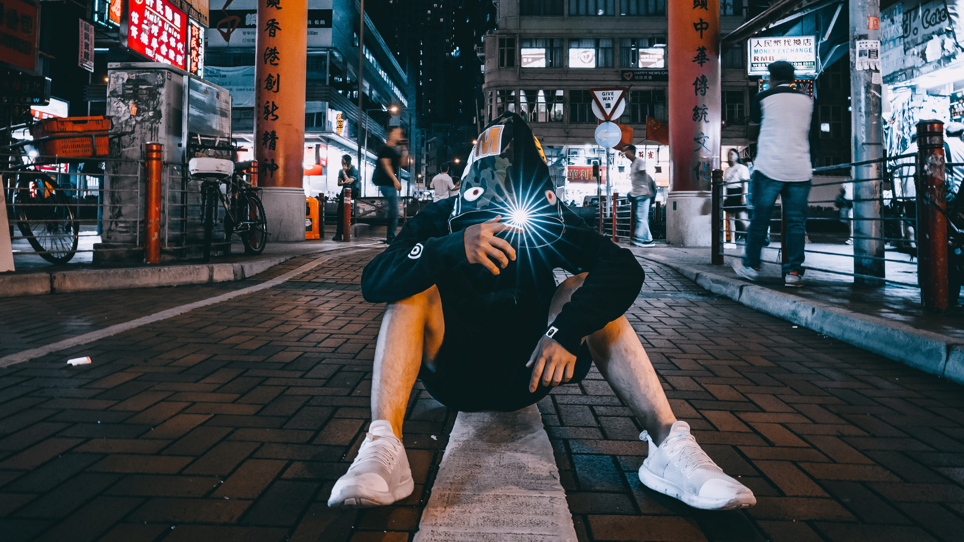 Anonymus Guy Sitting Between Street 4k