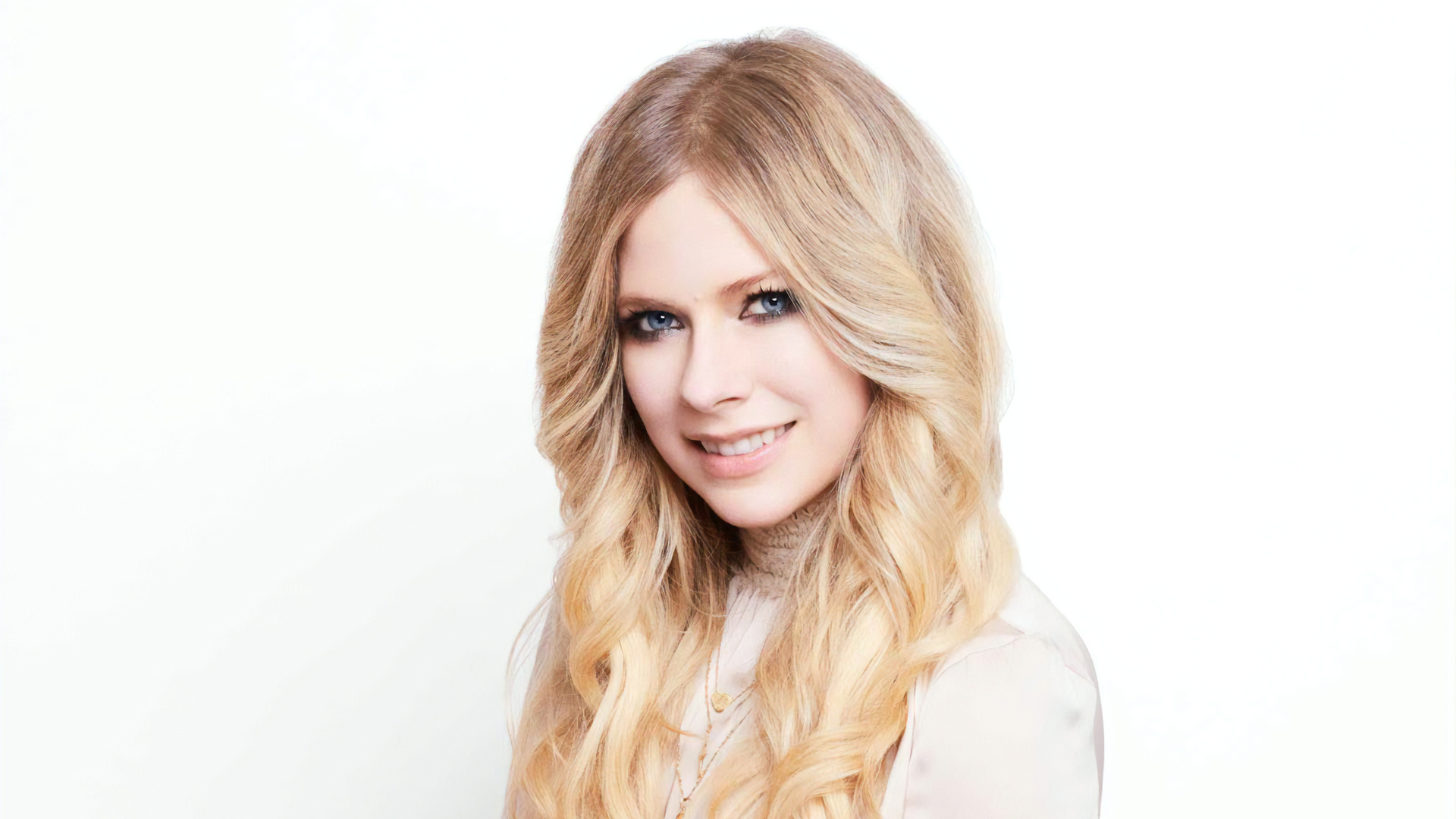 Avril Lavigne Cosmopolitan Japan