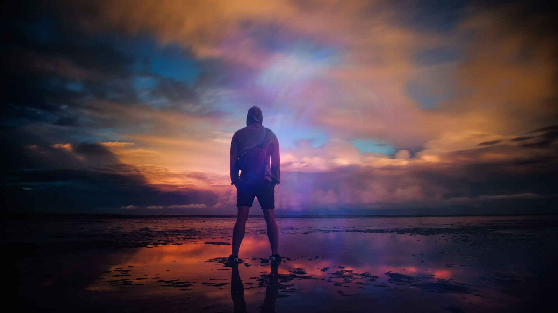 Cloud Beach Man Standing 5k