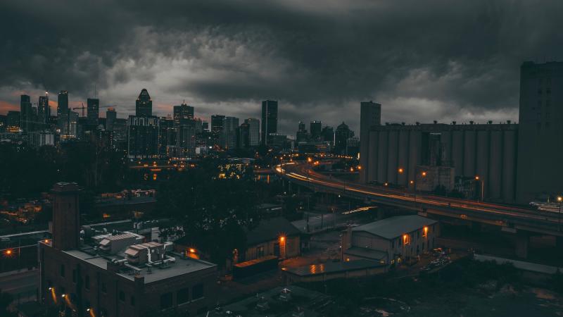 Cloudy Evening Montreal Skycrapper Building