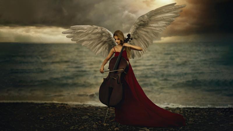 Dreamy Angel Playing Violin