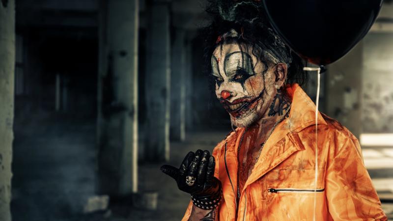 Halloween Guy With Balloon 4k