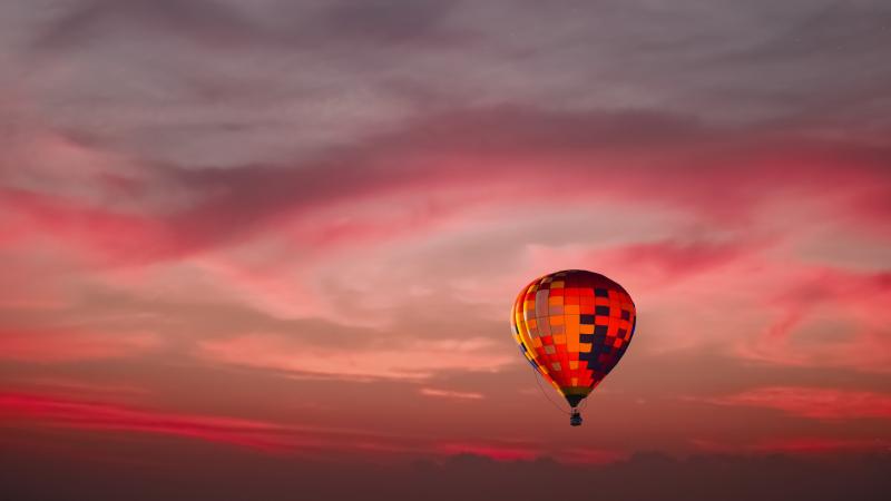 Hot Air Balloon Red Sky 4k