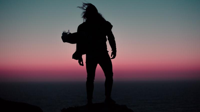 Long Hair Man Silhouette 5k