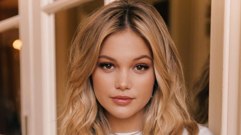 Olivia Holt Photoshoot 2017 - Wallpaper Download