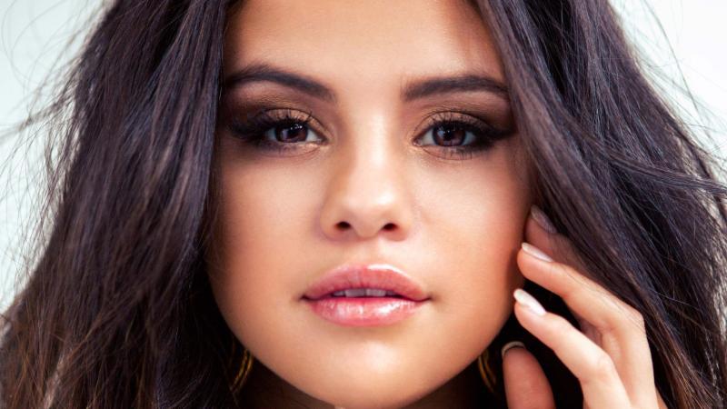 Selena Gomez Face Portrait 4k