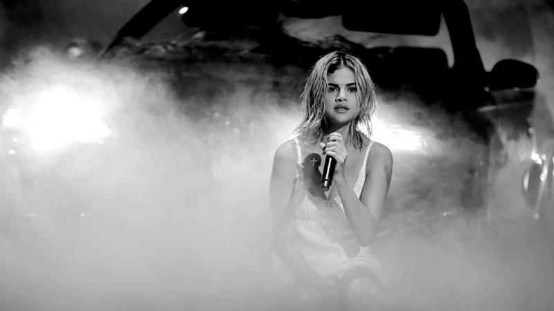 Selena Gomez Wolves Amas Live