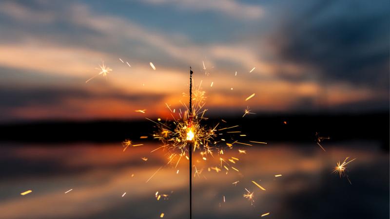 Sparkles Firework 4k - Wallpaper Download