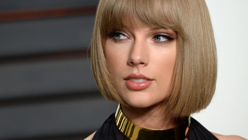 Taylor Swift Blonde Hair