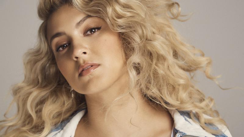 Tori Kelly 5k - Wallpaper Download
