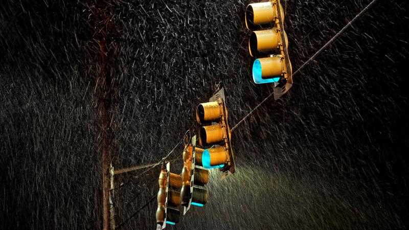 Traffic Lights Night Rain 5k