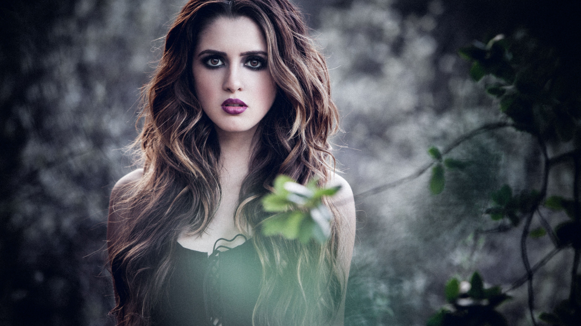 Laura Marano 5k