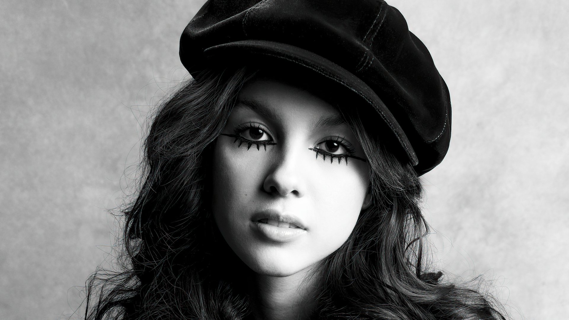 Olivia Rodrigo V Magazine 5k