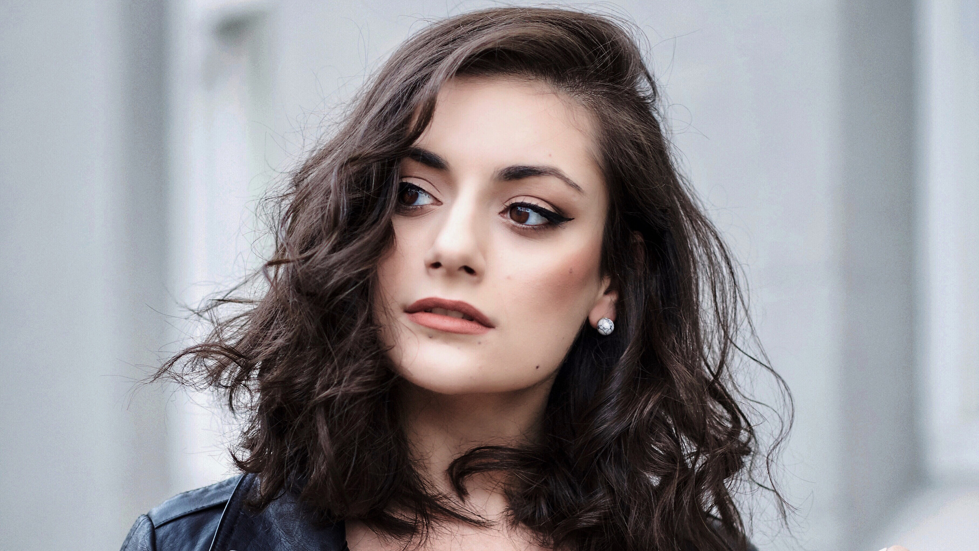 Phoebe Day Singer 4k