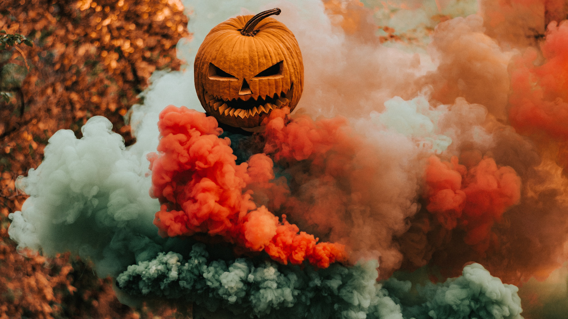 Pumpkin Helmet Guy Smoke 4k