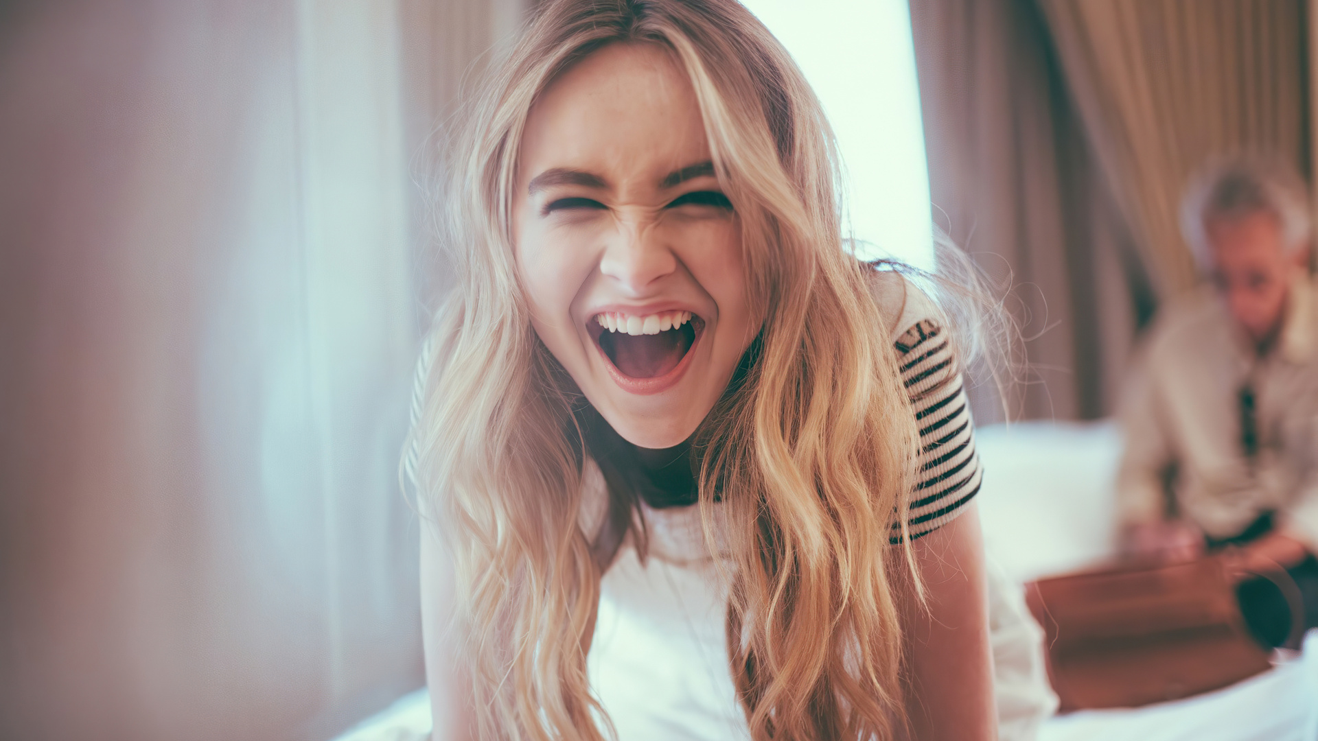 Sabrina Carpenter Cute Smiling 2020 4k