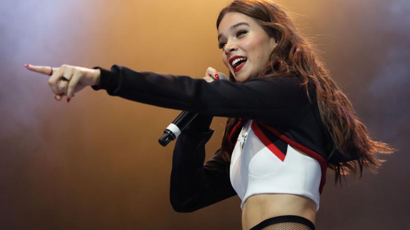 Hailee Steinfeld BBC Radio 1 HD Wallpaper - Free 4K Download