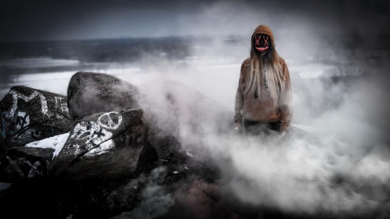 Horror Girl Mask Smoke 4k