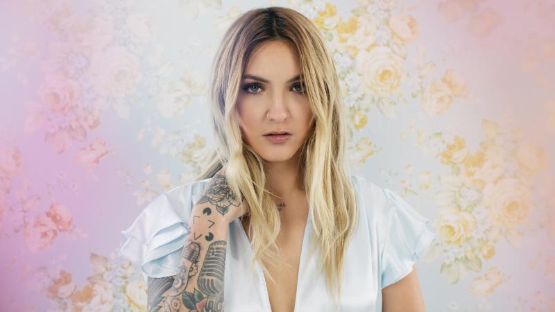 Julia Michaels