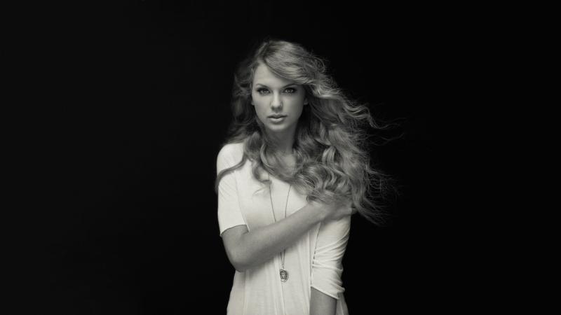 Taylor Swift Black And White 4k