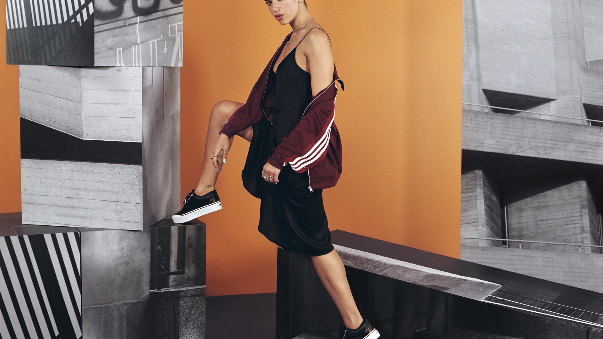 Dua Lipa 5k Footlocker