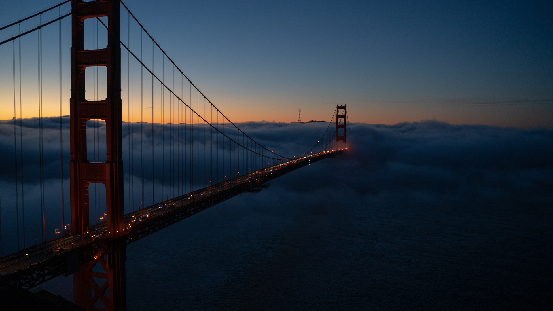 Golden Gate Covered In Fog 8k