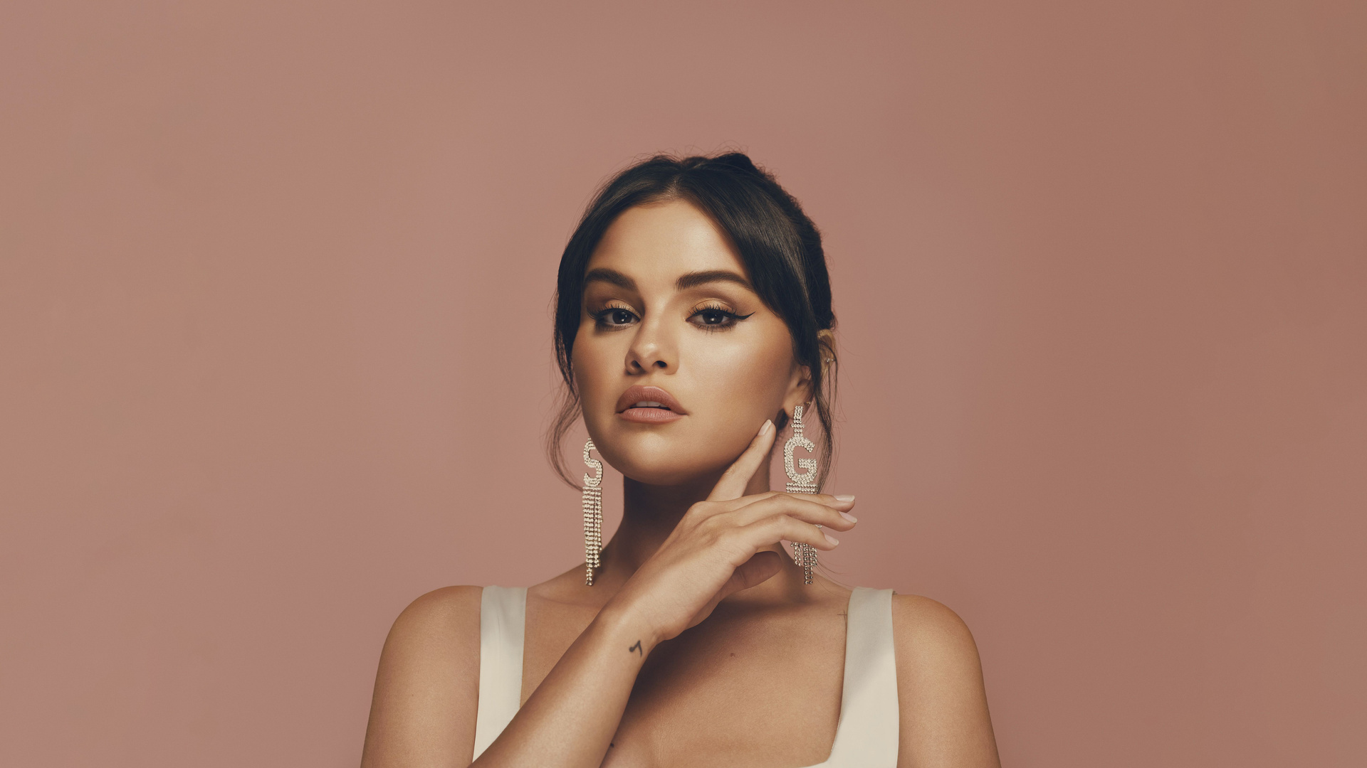 Selena Gomez Rare Beauty 2023