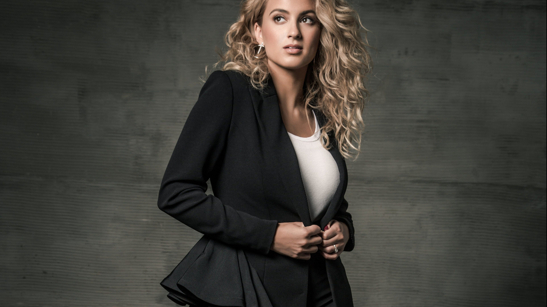 Tori Kelly