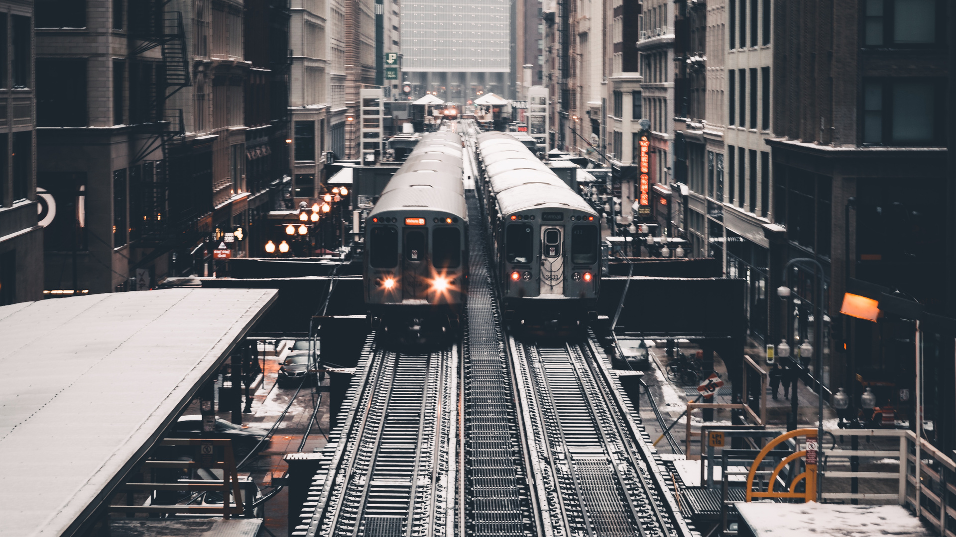 Train At Subway Station 5k