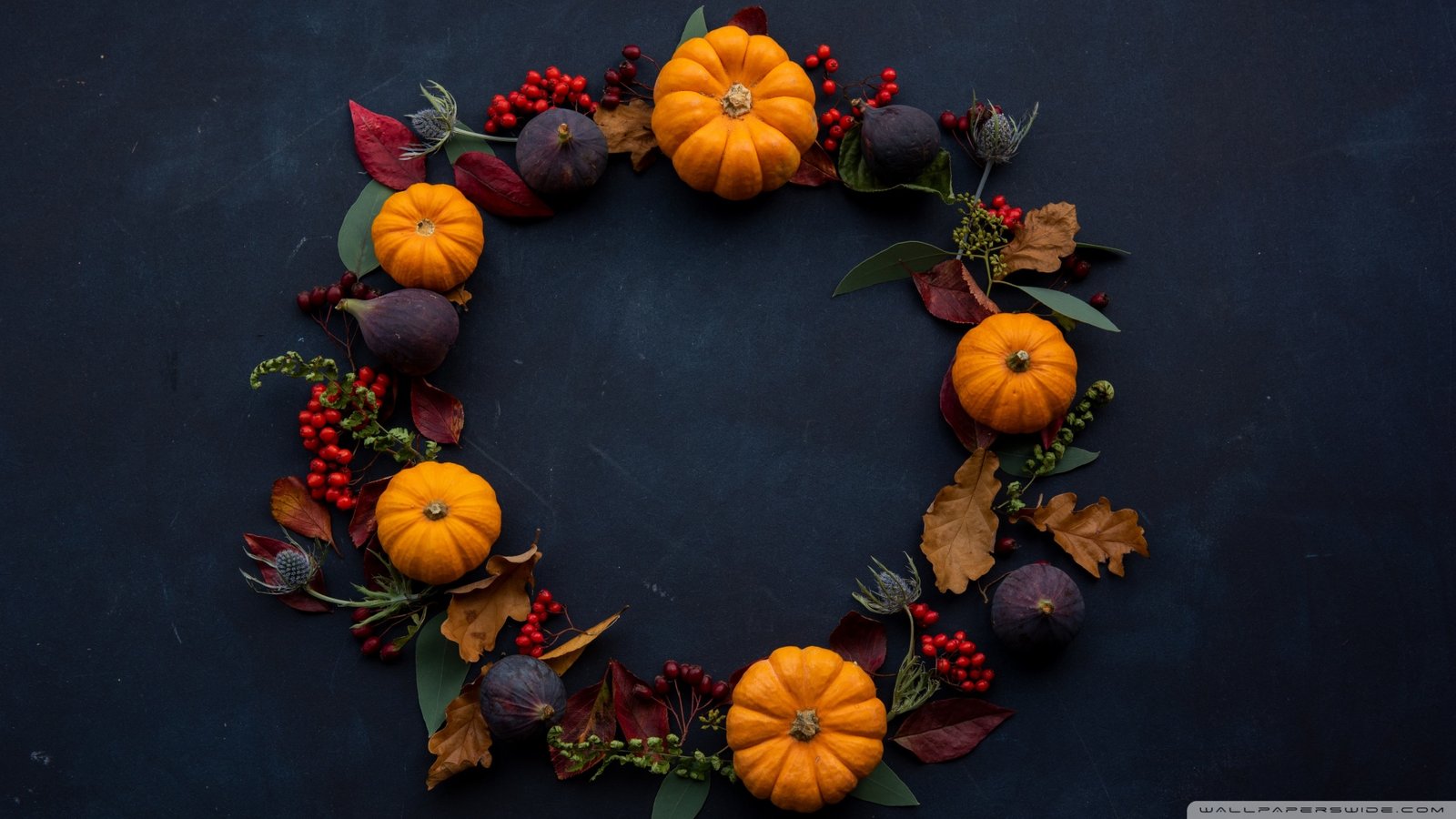 Fall Deco Wreath Wallpaper