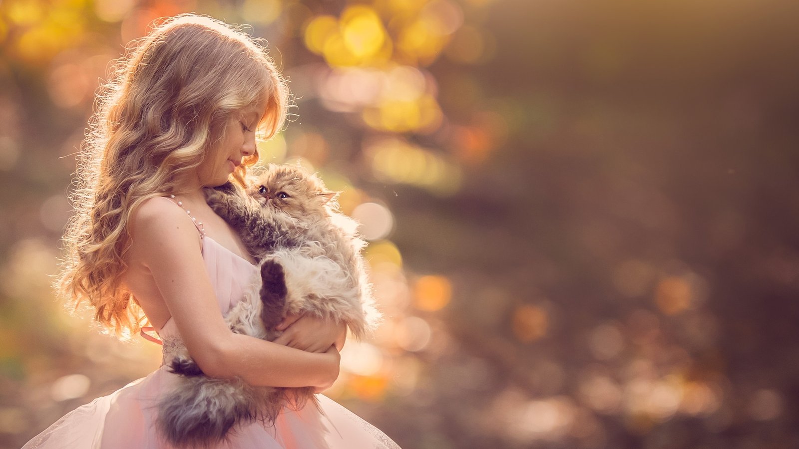 Little Girl With Cat Wallpaper