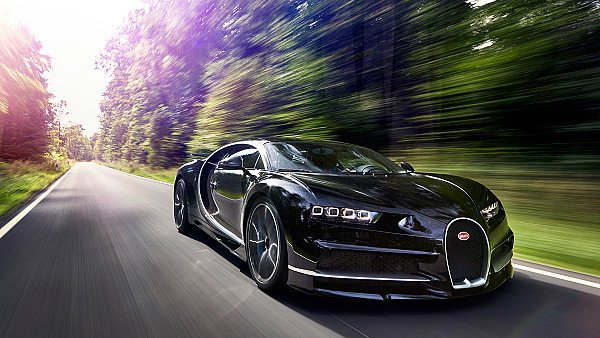 2017 Bugatti Chiron In Motion wallpaper