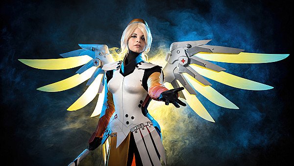 Mercy Overwatch Cosplay 5k - hdwallpaper4k