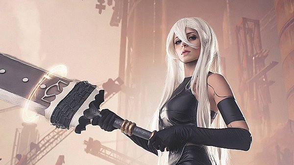 Nier Automata Cosplay Girl With Big Sword 4k - hdwallpaper4k