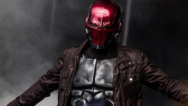 Red Hood Cosplay 4k wallpaper