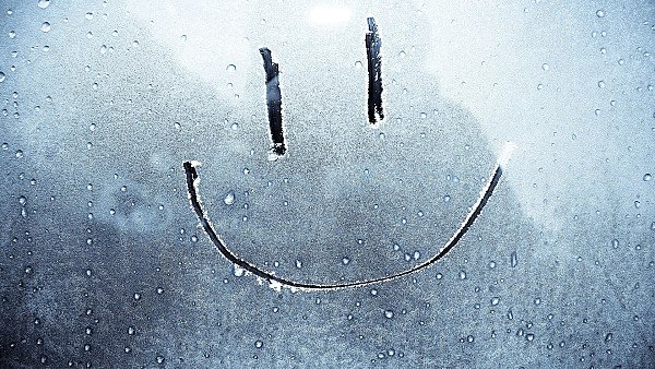 Smiley On Window wallpaper