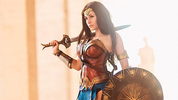 Wonder Woman Cosplay Girl 2022 4k - hdwallpaper4k